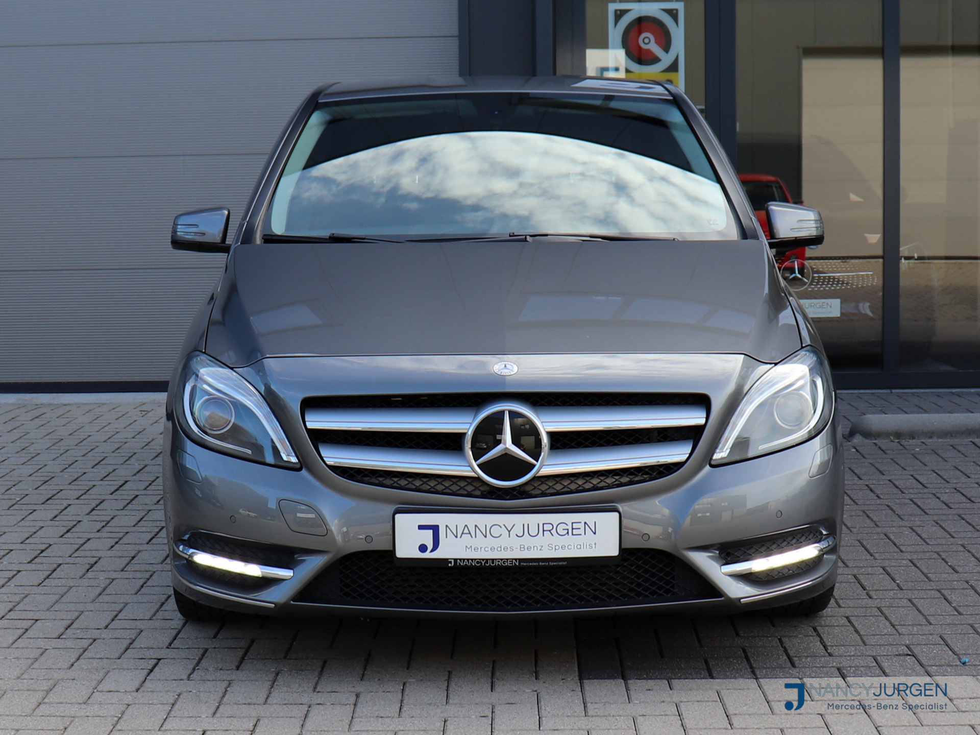 47226660-6.jpg