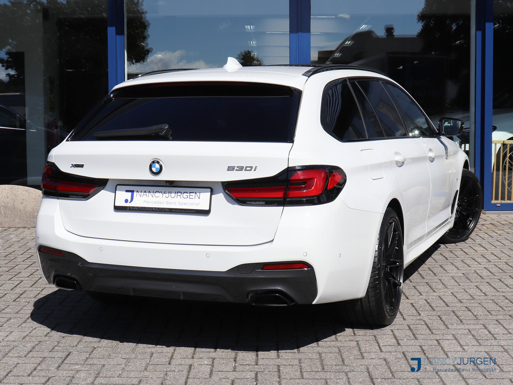BMW 5 Serie Touring 530i xDrive | 4WD | M-Sport | Pano | Luchtvering | Leder | Ambiente Verlicht. | 20" M Velgen | 4-Zone Climate Control | 51918567-1.jpg | Nancy Jurgen Auto