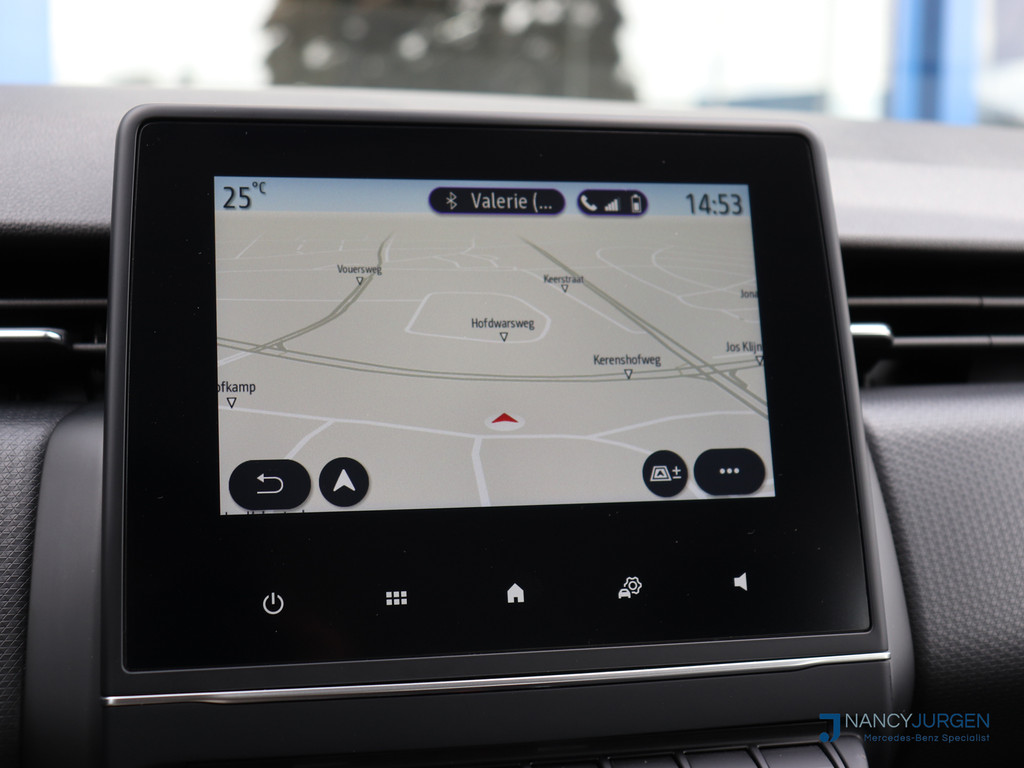Renault Clio 1.6 E-Tech Hybrid 145 Equilibre | Automaat | Airco | Cruise Control | LED | Apple Carplay/Android Auto | Parkeer Sensoren | 16" 53466443-3.jpg | Nancy Jurgen Auto