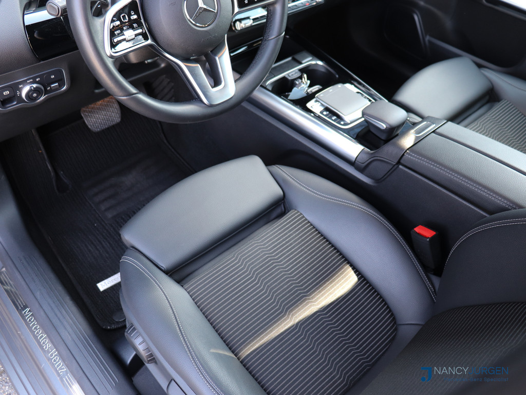 53640147-2.jpg