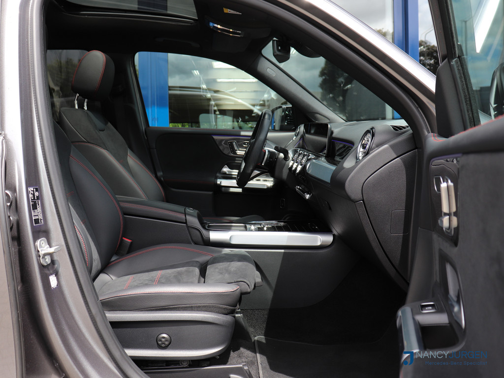 53765388-3.jpg