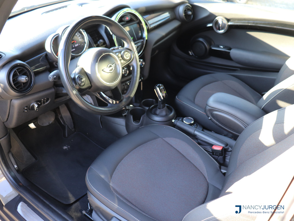 MINI 3-deurs 1.5 Cooper | Navi | Draadloos Opladen | LED Volledig | Parkeersensoren Achter | Accentkleur Hoogglas Zwart | Ambiente Verlichtin 57567243-2.jpg | Nancy Jurgen Auto